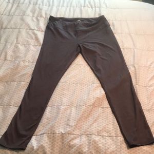 Women’s stretchy leggings L